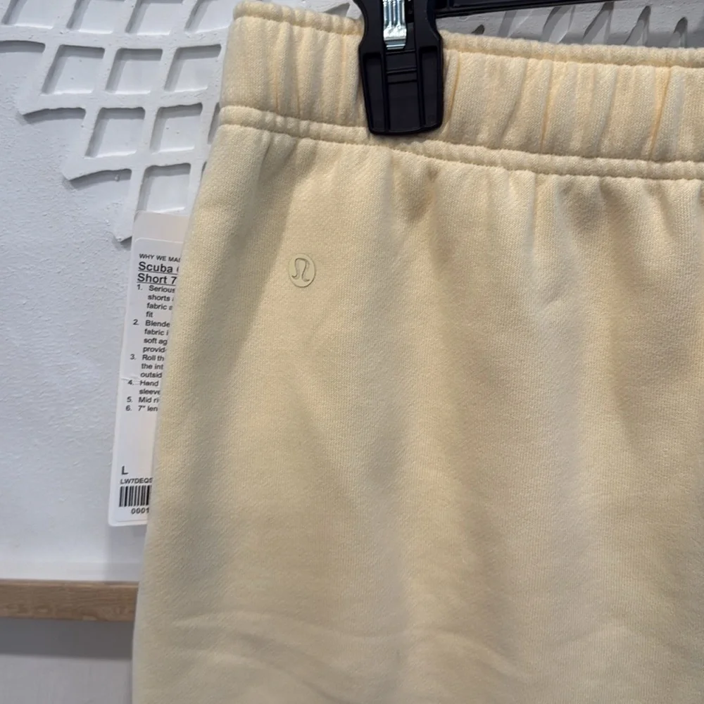 Scuba Mid-Rise Oversized Short 7" Graphic - Picture 7 of 8